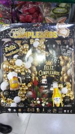 Kit de Globos Feliz Cumpleaños Vino Tinto y Dorado - Image 3
